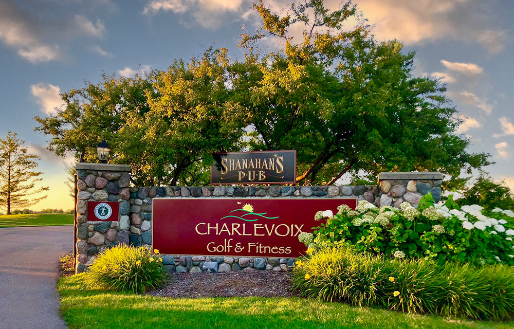 Charlevoix restaurant and bar at Charlevoix Golf and Fitness